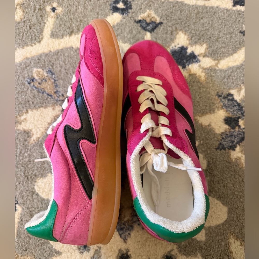 Madden Girl Giia Sneaker